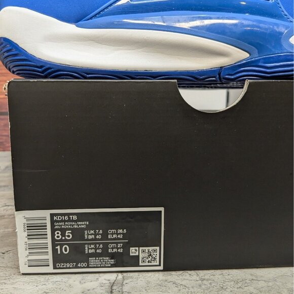 Athletic_Shoes